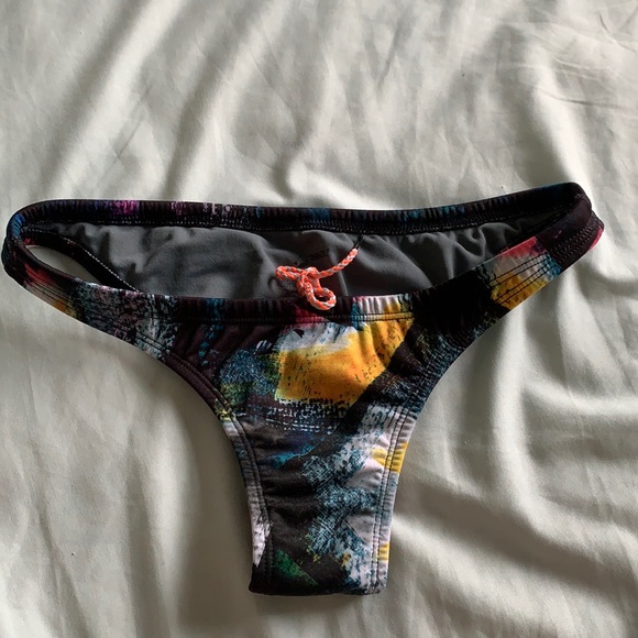 jolyn bottoms - Picture 1 of 3